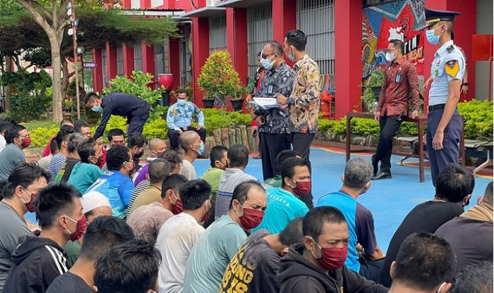 Lapas Narkotika Kelas IIA Pamekasan Kembali Terima 81 Napi dari Surabaya dan Banyuwangi Lapas Narkotika Kelas IIA Pamekasan Kembali Terima 81 Napi dari Surabaya dan Banyuwangi