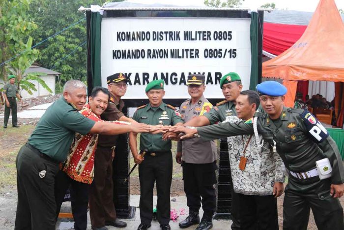Danrem 081/DSJ bersama Dandim Ngawi, Resmikan Kantor Koramil Karanganyar Danrem 081/DSJ bersama Dandim Ngawi, Resmikan Kantor Koramil Karanganyar