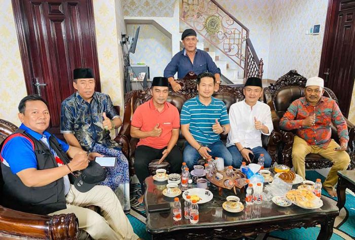 Perkuat Dukungan, Pasangan Manfaat Silaturahmi ke Tokoh Masyarakat Jawa Timur Perkuat Dukungan, Pasangan Manfaat Silaturahmi ke Tokoh Masyarakat Jawa Timur