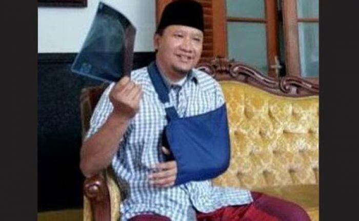 Cedera Usai Sepak Bola Vs Wartawan, Kondisi Bupati Pasuruan Membaik Cedera Usai Sepak Bola Vs Wartawan, Kondisi Bupati Pasuruan Membaik