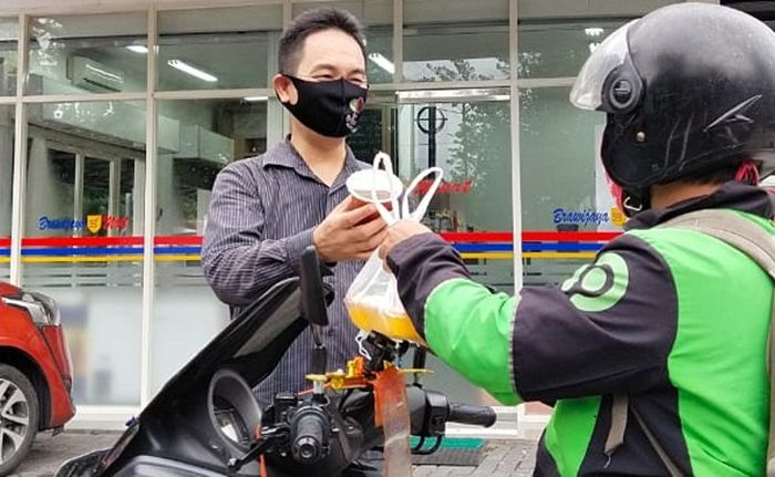 Jelang PPKM, PDOI Pesan ke Ojol Agar Tak Cangkruk dan Bergerombol Nunggu Orderan Jelang PPKM, PDOI Pesan ke Ojol Agar Tak Cangkruk dan Bergerombol Nunggu Orderan