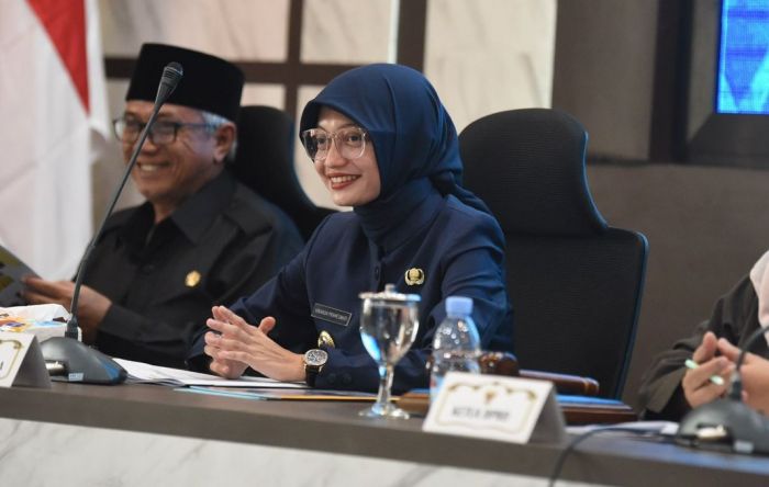 Wali Kota Kediri Beri Jawaban atas Pandangan Umum DPRD Terkait Raperda Perubahan APBD TA 2025 Wali Kota Kediri Beri Jawaban atas Pandangan Umum DPRD Terkait Raperda Perubahan APBD TA 2025