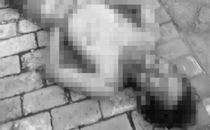 Tertangkap Basah Curi Motor, Seorang Pria Tanpa Identitas di Gresik Tewas Dihajar Massa Tertangkap Basah Curi Motor, Seorang Pria Tanpa Identitas di Gresik Tewas Dihajar Massa