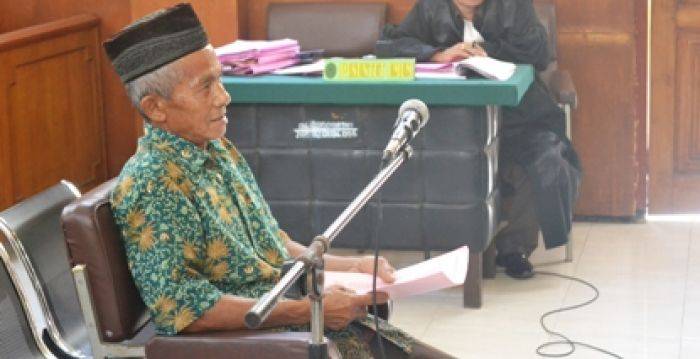 Kakek 73 Tahun Pencuri Kedelai 2,5 Kg di Lumajang Dituntut 14 Hari Penjara