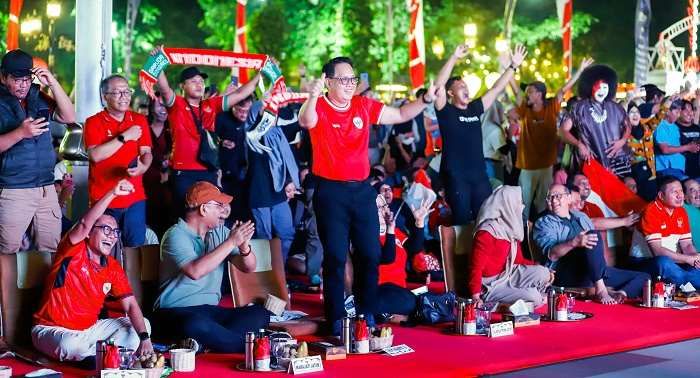 Nobar Bersama Masyarakat di Grahadi, Pj Gubernur Jatim Puji Perjuangan Timnas Indonesia U-23