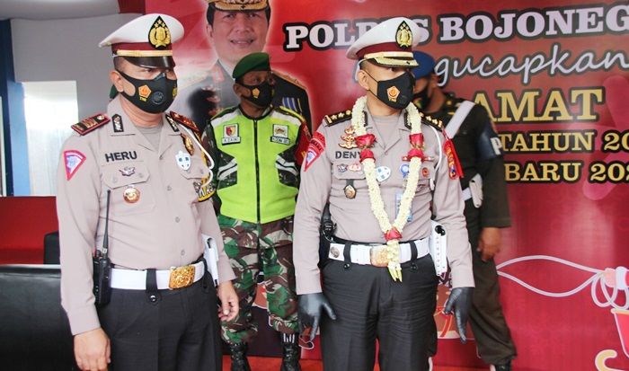 Kasubdit Kamsel Polda Jatim Minta Warga Bojonegoro Tak Rayakan Malam Tahun Baru Kasubdit Kamsel Polda Jatim Minta Warga Bojonegoro Tak Rayakan Malam Tahun Baru
