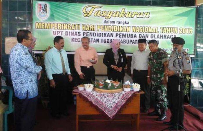 Peringati Hardiknas dan Tasyakuran atas Prestasi yang Didapat, UPTD Disdikpora Tuban Tumpengan Peringati Hardiknas dan Tasyakuran atas Prestasi yang Didapat, UPTD Disdikpora Tuban Tumpengan