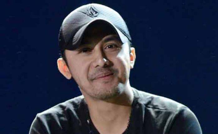 Berkas Pendaftaran Bacabup Artis Hengky Kurniawan Ditolak KPU Blitar Berkas Pendaftaran Bacabup Artis Hengky Kurniawan Ditolak KPU Blitar