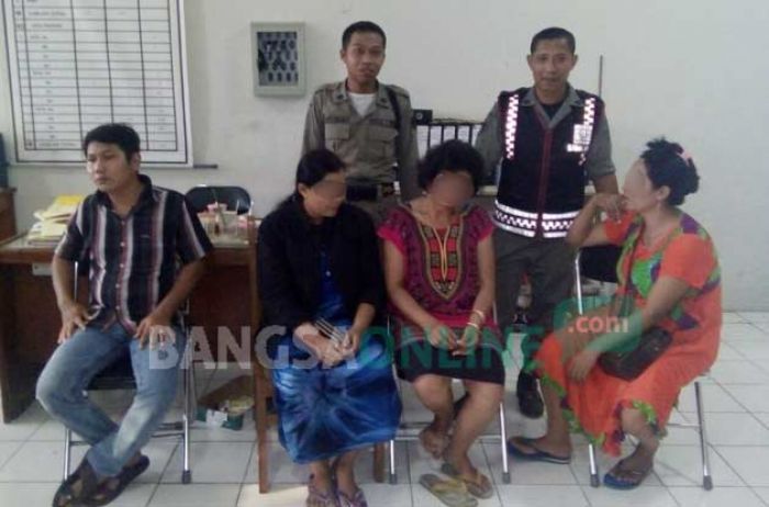 Satpol PP Kembali Obrak Prostitusi Terselubung Samaleak, 3 PSK Diamankan Satpol PP Kembali Obrak Prostitusi Terselubung Samaleak, 3 PSK Diamankan