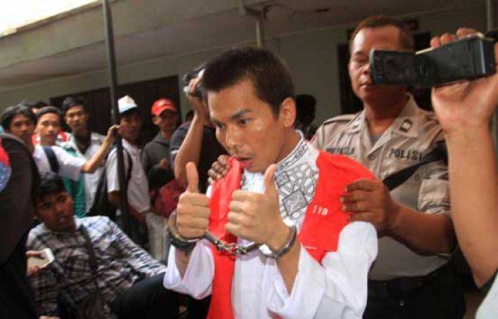 Robby Abbas tak Terima Artis yang Jadi PSK dan Pelanggannya Bebas Robby Abbas tak Terima Artis yang Jadi PSK dan Pelanggannya Bebas