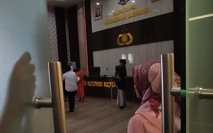 Rekonstruksi Penganiayaan Santri di Kediri Dilaksanakan Secara Tertutup di Mapolres Rekonstruksi Penganiayaan Santri di Kediri Dilaksanakan Secara Tertutup di Mapolres