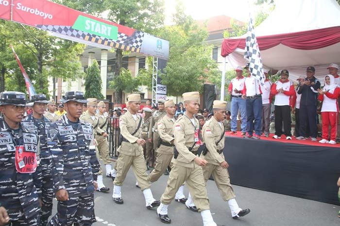 Prajurit Koarmada II Ikut Semarakkan Gerak Jalan Mojosuro