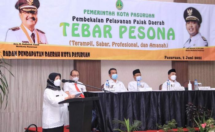 Upaya Tingkatkan PAD di Tengah Pandemi, Bapenda Bekali Petugas Pelayanan Pajak "Tebar Pesona" Upaya Tingkatkan PAD di Tengah Pandemi, Bapenda Bekali Petugas Pelayanan Pajak "Tebar Pesona"