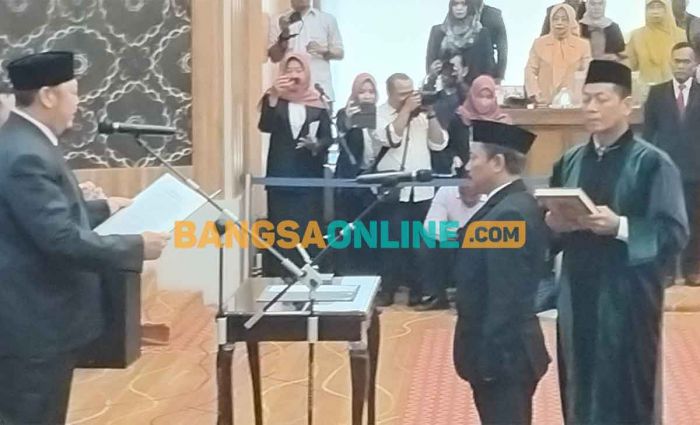 DPRD Kota Madiun Lantik 1 PAW dari PDIP DPRD Kota Madiun Lantik 1 PAW dari PDIP