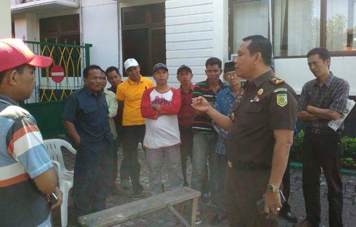 Kasus Relokasi Lahan Renojoyo, Mantan Kades Kedungsolo dan Notaris Rosidah Saling Bantah Kasus Relokasi Lahan Renojoyo, Mantan Kades Kedungsolo dan Notaris Rosidah Saling Bantah