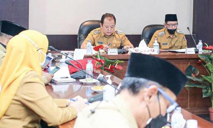 Rakor Penanganan Covid-19, Bupati Jember Akan Refocusing Anggaran Seluruh OPD Rakor Penanganan Covid-19, Bupati Jember Akan Refocusing Anggaran Seluruh OPD