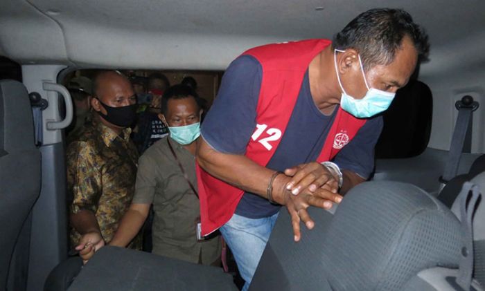 Bambang Sugeng, Tersangka Kasus Dugaan Korupsi APBDes Dijebloskan ke Rutan Kejati Jatim Bambang Sugeng, Tersangka Kasus Dugaan Korupsi APBDes Dijebloskan ke Rutan Kejati Jatim
