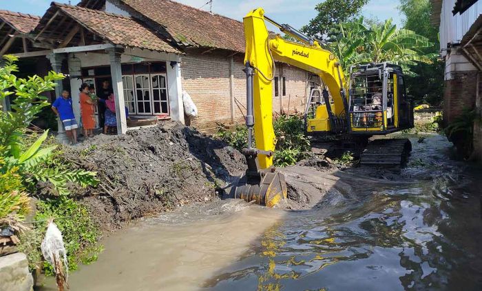 Cegah Banjir, DPUPR Jombang Giatkan Normalisasi Sungai Cegah Banjir, DPUPR Jombang Giatkan Normalisasi Sungai