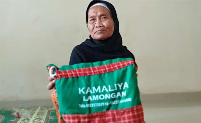 Kisah Tragis Nenek 73 Tahun Asal Lamongan yang Dua Kali Gagal Berangkat ke Mekkah Kisah Tragis Nenek 73 Tahun Asal Lamongan yang Dua Kali Gagal Berangkat ke Mekkah