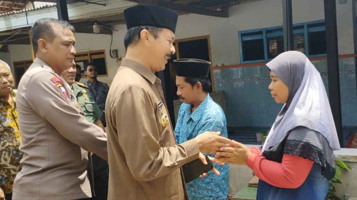 Didampingi Kapolres dan Dandim, Wakil Bupati Pamekasan Kunjungi Korban Tenggelam di Sungai Ghazali Didampingi Kapolres dan Dandim, Wakil Bupati Pamekasan Kunjungi Korban Tenggelam di Sungai Ghazali