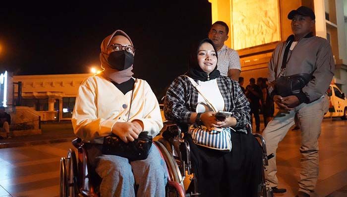 Sapa Penonton Konser Iromo Tresno, Bupati Kediri Beri Ruang untuk Disabilitas Sapa Penonton Konser Iromo Tresno, Bupati Kediri Beri Ruang untuk Disabilitas