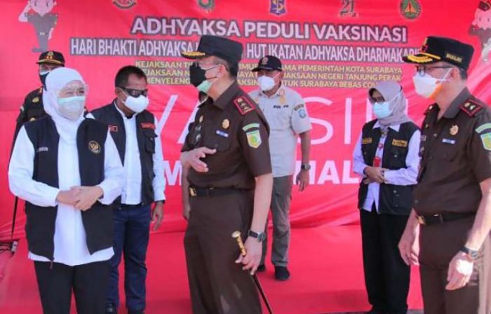 Kejati Gelar Vaksinasi Masal, Gubernur Khofifah: Terima Kasih Pak Kajati Jatim