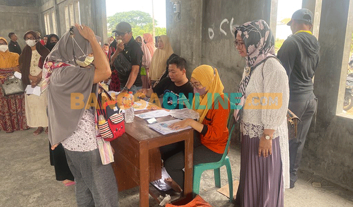 Wakil Ketua DPRD Gresik Kawal Pencairan BLT BBM dan BPNT Wakil Ketua DPRD Gresik Kawal Pencairan BLT BBM dan BPNT