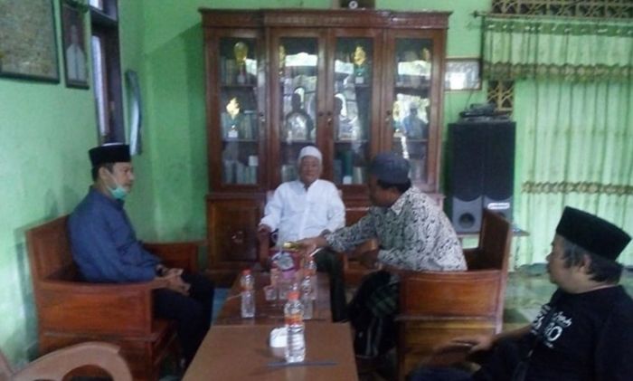 Pilbup Lamongan 2020: Cabup Yuhronur Minta Doa dan Dukungan Kiai Kampung Pilbup Lamongan 2020: Cabup Yuhronur Minta Doa dan Dukungan Kiai Kampung