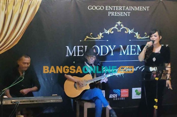 Melody Memori, Momen Wartawan di Kediri Kembalikan Kejayaan Lagu-Lagu Tempo Dulu Melody Memori, Momen Wartawan di Kediri Kembalikan Kejayaan Lagu-Lagu Tempo Dulu
