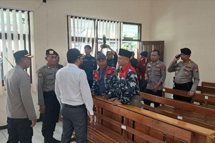 Tak Bisa Temui Ketua, Massa Demo di PN Tuban Kecewa dan Tuntut Hakim Perkara Kekerasan Dicopot