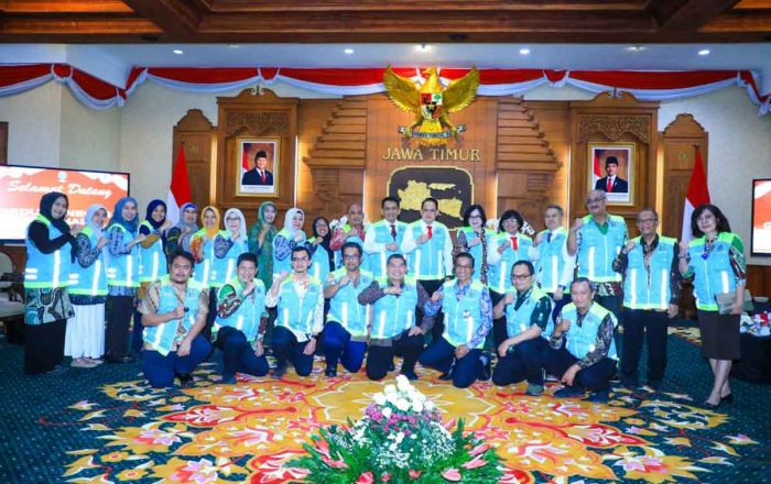 Pesan Pj Gubernur Jatim saat Terima Yankes Bergerak di Grahadi Pesan Pj Gubernur Jatim saat Terima Yankes Bergerak di Grahadi