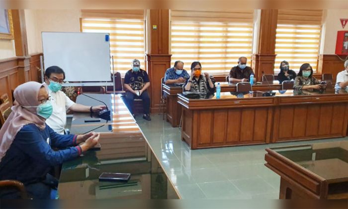 22 Dokter di RS dr. Soetomo Diduga Terpapar Covid-19, Pemkot Surabaya Siap Bantu Tracing Eksternal 22 Dokter di RS dr. Soetomo Diduga Terpapar Covid-19, Pemkot Surabaya Siap Bantu Tracing Eksternal