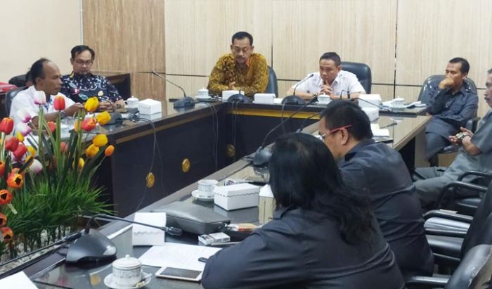 Atap Baja Ringan Dua Bangunan yang Ambruk di Jember Ternyata Gunakan Produksi Industri Rumahan Atap Baja Ringan Dua Bangunan yang Ambruk di Jember Ternyata Gunakan Produksi Industri Rumahan