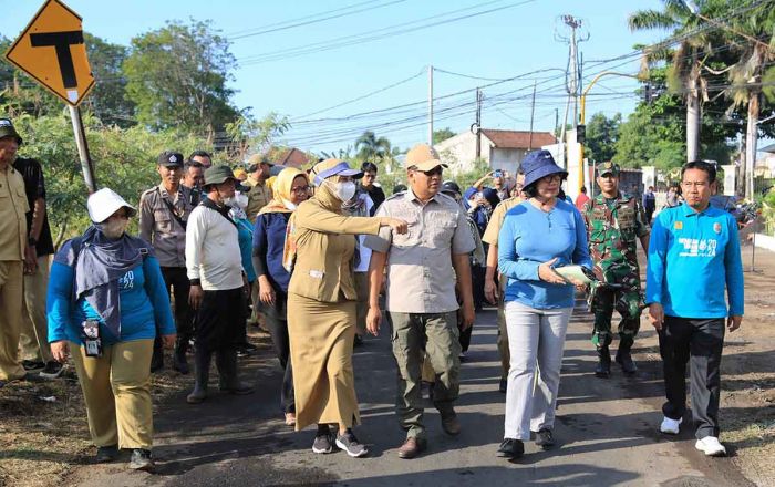 Tanam Puluhan Bibit Tabebuya, Pemkot Probolinggo Ubah Bekas TPS Jadi Lebih Asri Tanam Puluhan Bibit Tabebuya, Pemkot Probolinggo Ubah Bekas TPS Jadi Lebih Asri