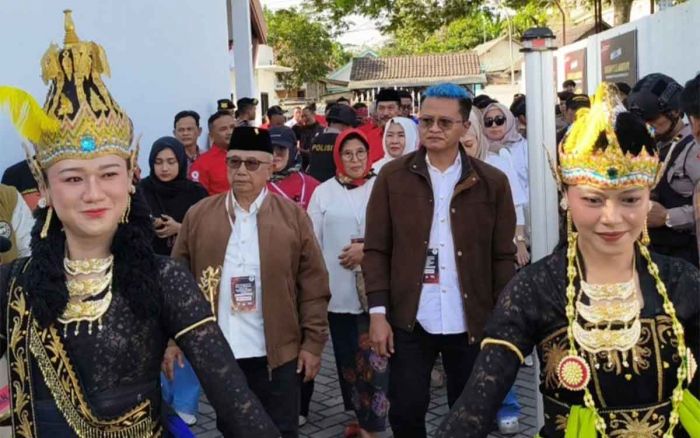 Diantar 3.000 Lebih Pendukung, Rijanto-Kaji Beky Daftar ke KPU Kabupaten Blitar Diantar 3.000 Lebih Pendukung, Rijanto-Kaji Beky Daftar ke KPU Kabupaten Blitar