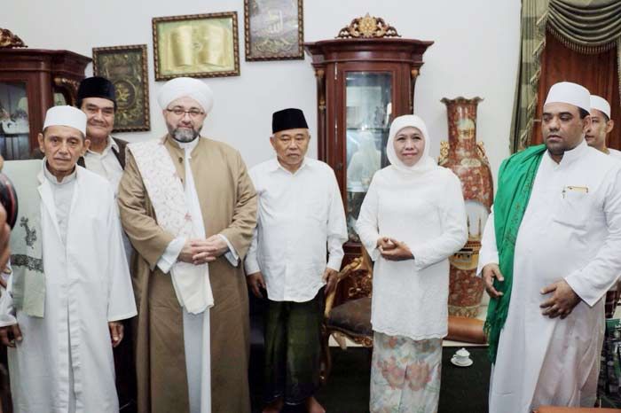 Bertemu Cicit Syekh Abdul Qodir Al-Jailani, Khofifah Didoakan Pimpin Jawa Timur Bertemu Cicit Syekh Abdul Qodir Al-Jailani, Khofifah Didoakan Pimpin Jawa Timur