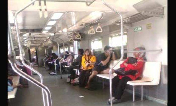 Sepi Penumpang, Komuter Susi Kurangi Jadwal Pemberangkatan Sepi Penumpang, Komuter Susi Kurangi Jadwal Pemberangkatan