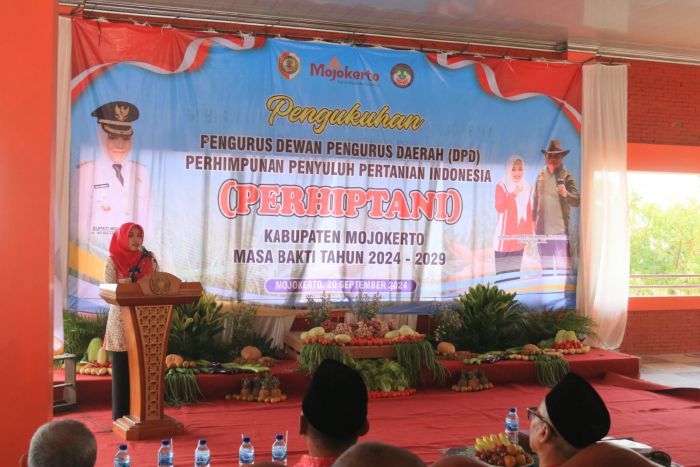 Di Pelantikan Perhiptani Mojokerto Periode Baru, Bupati Ikfina Harap Adanya Generasi Muda Cinta Tani Di Pelantikan Perhiptani Mojokerto Periode Baru, Bupati Ikfina Harap Adanya Generasi Muda Cinta Tani
