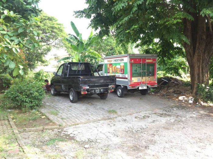 Warga Dharmahusada Surabaya Protes Fasum Pemkot Jadi Parkir Kendaraan Milik Resto Bu Rudy