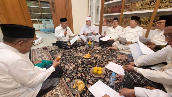 Kiai Asep Pimpin Shalat Malam, Istighatsah & Doa untuk Prabowo, Khofifah dan Gus Bara Kiai Asep Pimpin Shalat Malam, Istighatsah & Doa untuk Prabowo, Khofifah dan Gus Bara