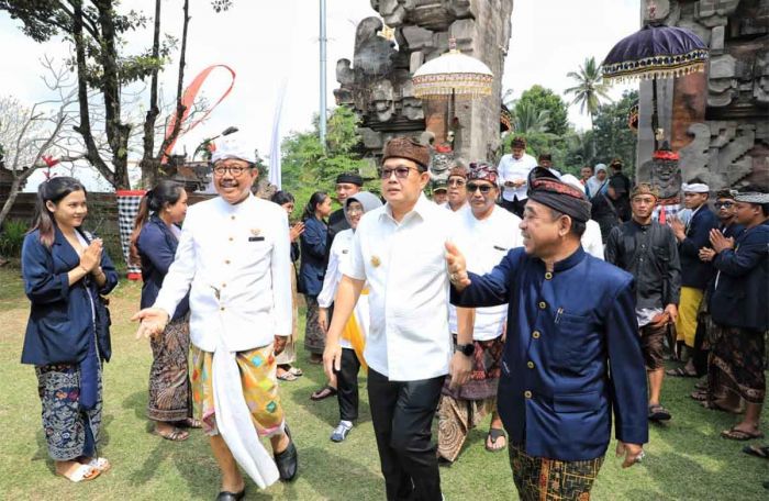 Pesan Pj Gubernur Jatim di Upacara Karya Tawur Agung Labuh Gentuh dan Panca Wali Krama Pesan Pj Gubernur Jatim di Upacara Karya Tawur Agung Labuh Gentuh dan Panca Wali Krama