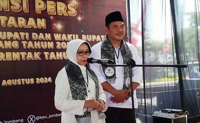 Jadi Bakal Cabup dengan Usia Tertua, Mundjidah Masih Energik dan Sehat Jadi Bakal Cabup dengan Usia Tertua, Mundjidah Masih Energik dan Sehat