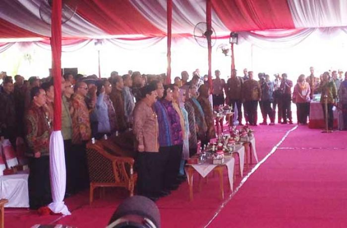 Hadiri Peringatan Hari Peduli Sampah Nasional, Wapres: Kita Harus Berkawan dengan Sampah Hadiri Peringatan Hari Peduli Sampah Nasional, Wapres: Kita Harus Berkawan dengan Sampah