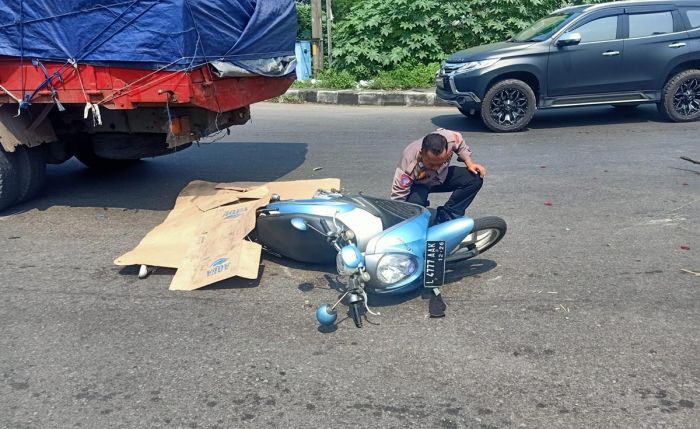 Pendamping Desa di Pasuruan Tewas Terlindas Truk Fuso Pendamping Desa di Pasuruan Tewas Terlindas Truk Fuso