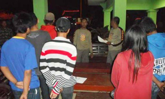 8 Pelajar di Sidoarjo Terjaring Razia saat Pesta Miras di Warung Remang-remang