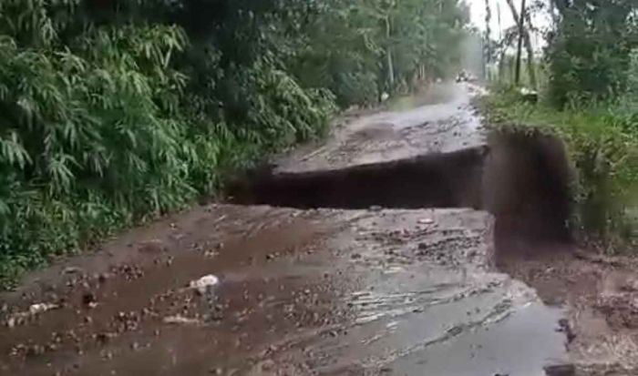 Banjir Bandang, Jalan Desa di Sepawon Kediri Putus Banjir Bandang, Jalan Desa di Sepawon Kediri Putus