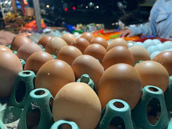 Harga Sembako Jatim 30 April 2025: Telur Rp26.224/kg, Tomat Rp9.749/kg