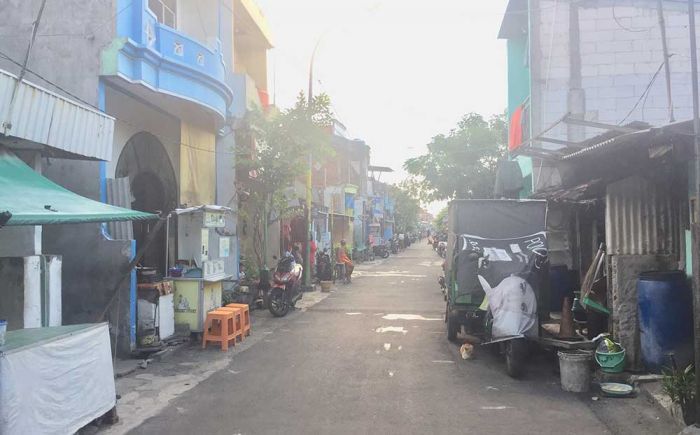 Oknum Anggota Polsek Sawahan yang Dilaporkan Cabuli Anaknya ternyata Tokoh Masyarakat di Kampung Oknum Anggota Polsek Sawahan yang Dilaporkan Cabuli Anaknya ternyata Tokoh Masyarakat di Kampung