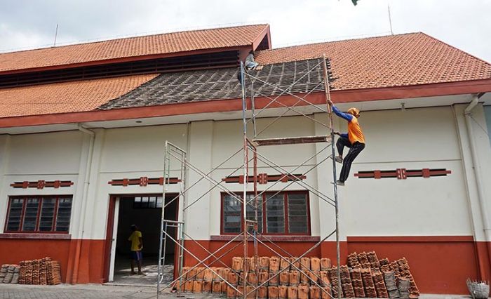 Setahun Tak Berfungsi, Aula Santo Yoseph Akhirnya Direnovasi Dapat Dana Hibah dari Pemkot Setahun Tak Berfungsi, Aula Santo Yoseph Akhirnya Direnovasi Dapat Dana Hibah dari Pemkot