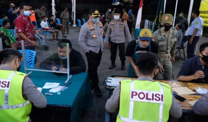 Kapolresta Sidoarjo Pimpin Operasi Yustisi Malam Hari Kapolresta Sidoarjo Pimpin Operasi Yustisi Malam Hari